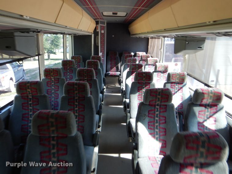 image for item FY9735 1993 MCI 102-C3 coach bus