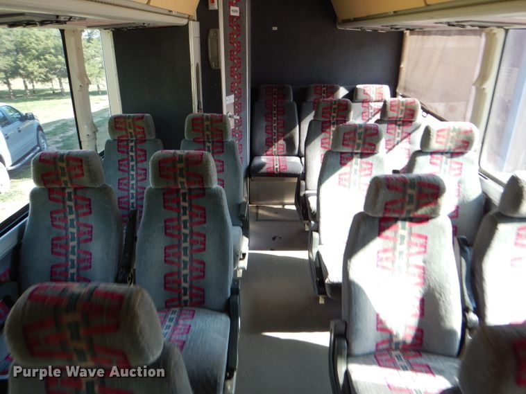 image for item FY9735 1993 MCI 102-C3 coach bus