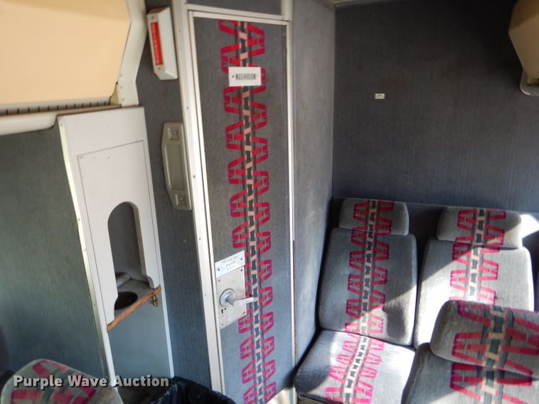 image for item FY9735 1993 MCI 102-C3 coach bus