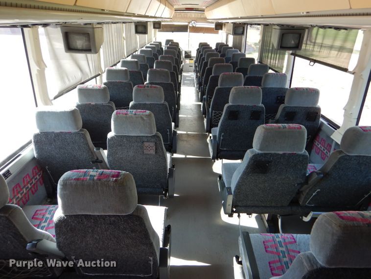 image for item FY9735 1993 MCI 102-C3 coach bus