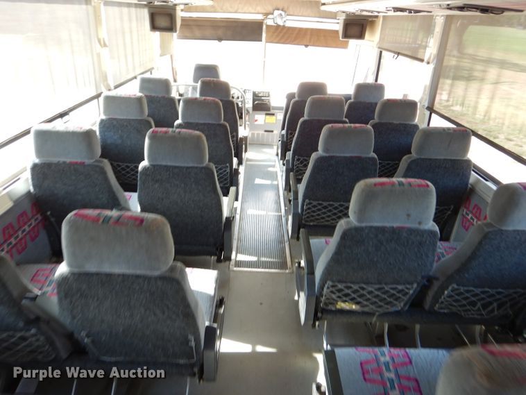image for item FY9735 1993 MCI 102-C3 coach bus