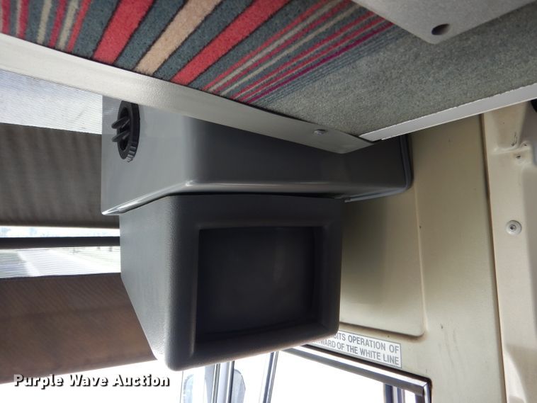 image for item FY9735 1993 MCI 102-C3 coach bus