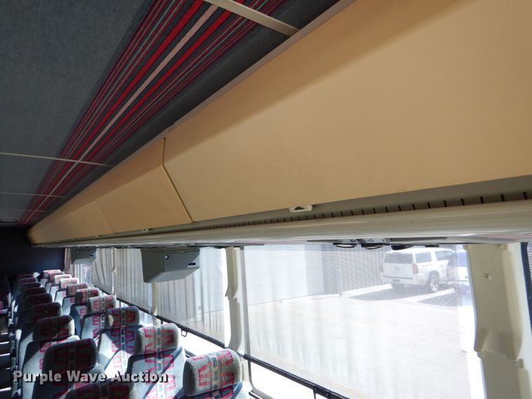 image for item FY9735 1993 MCI 102-C3 coach bus