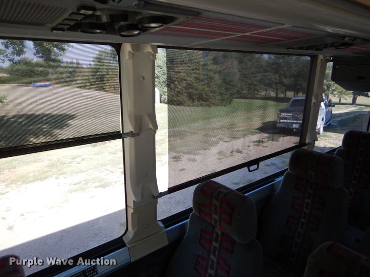 image for item FY9735 1993 MCI 102-C3 coach bus