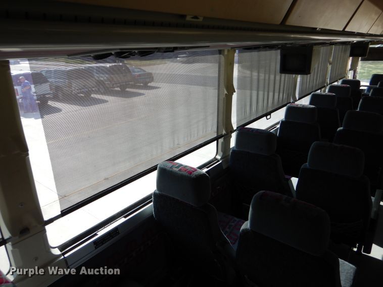 image for item FY9735 1993 MCI 102-C3 coach bus