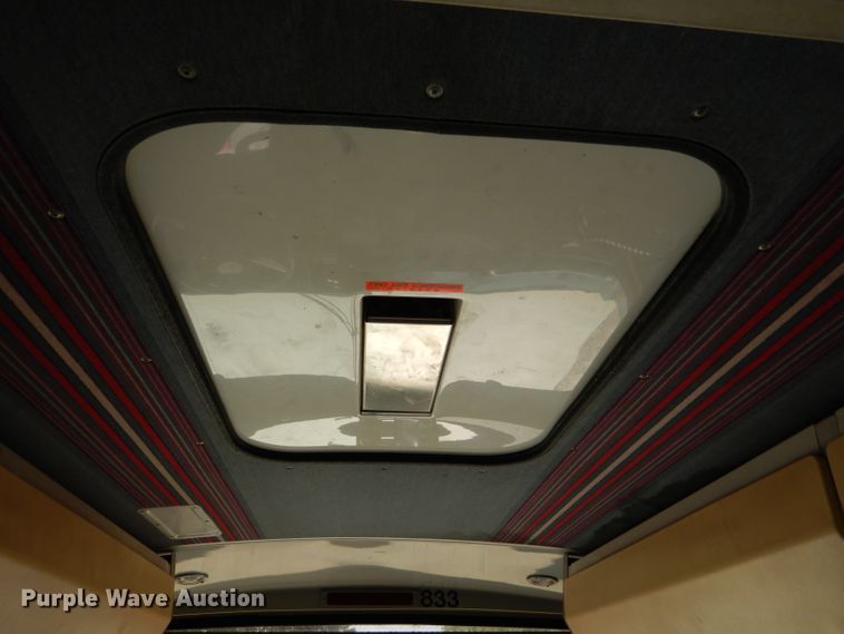 image for item FY9735 1993 MCI 102-C3 coach bus