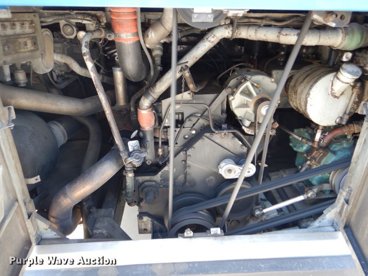 image for item FY9735 1993 MCI 102-C3 coach bus