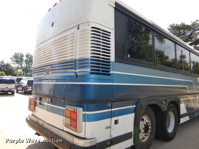 image for item FY9735 1993 MCI 102-C3 coach bus