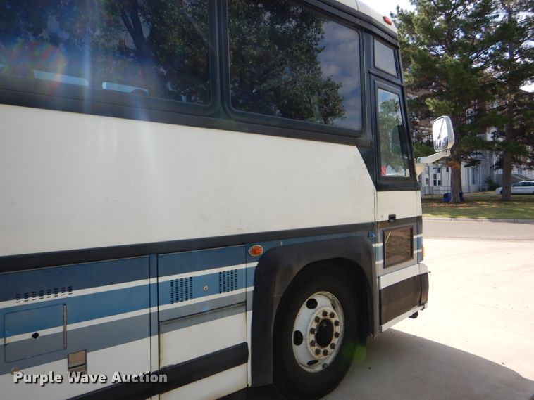 image for item FY9735 1993 MCI 102-C3 coach bus