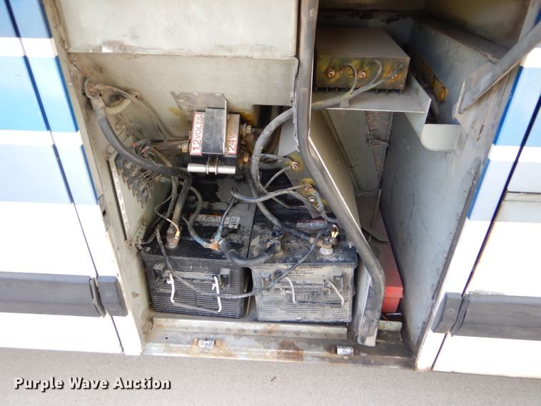 image for item FY9735 1993 MCI 102-C3 coach bus