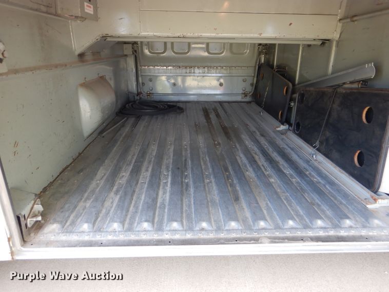 image for item FY9735 1993 MCI 102-C3 coach bus