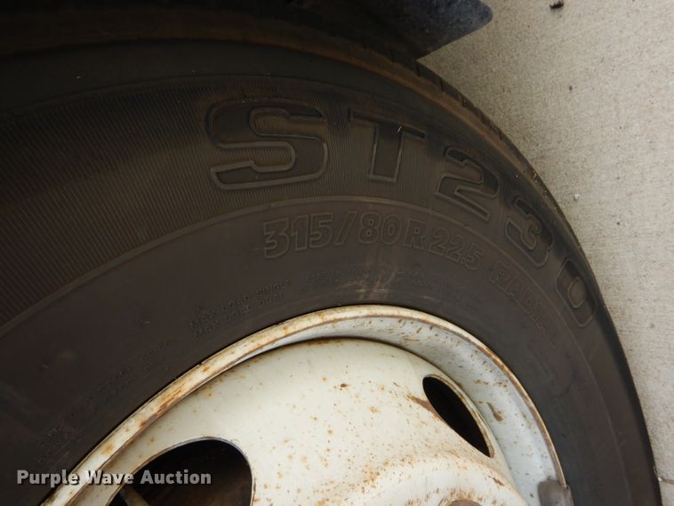 image for item FY9735 1993 MCI 102-C3 coach bus