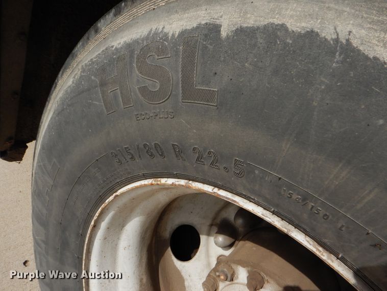 image for item FY9735 1993 MCI 102-C3 coach bus