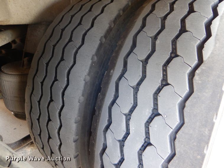 image for item FY9735 1993 MCI 102-C3 coach bus