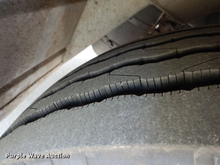 image for item FY9735 1993 MCI 102-C3 coach bus