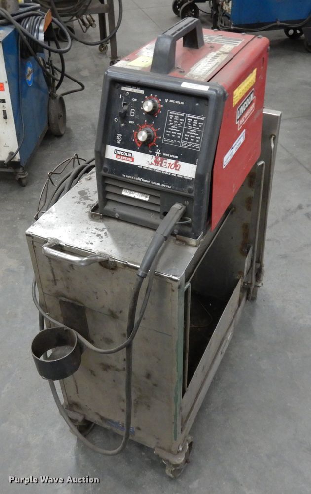 Lincoln SP100 welder in Paola, KS Item GG9069 sold Purple Wave