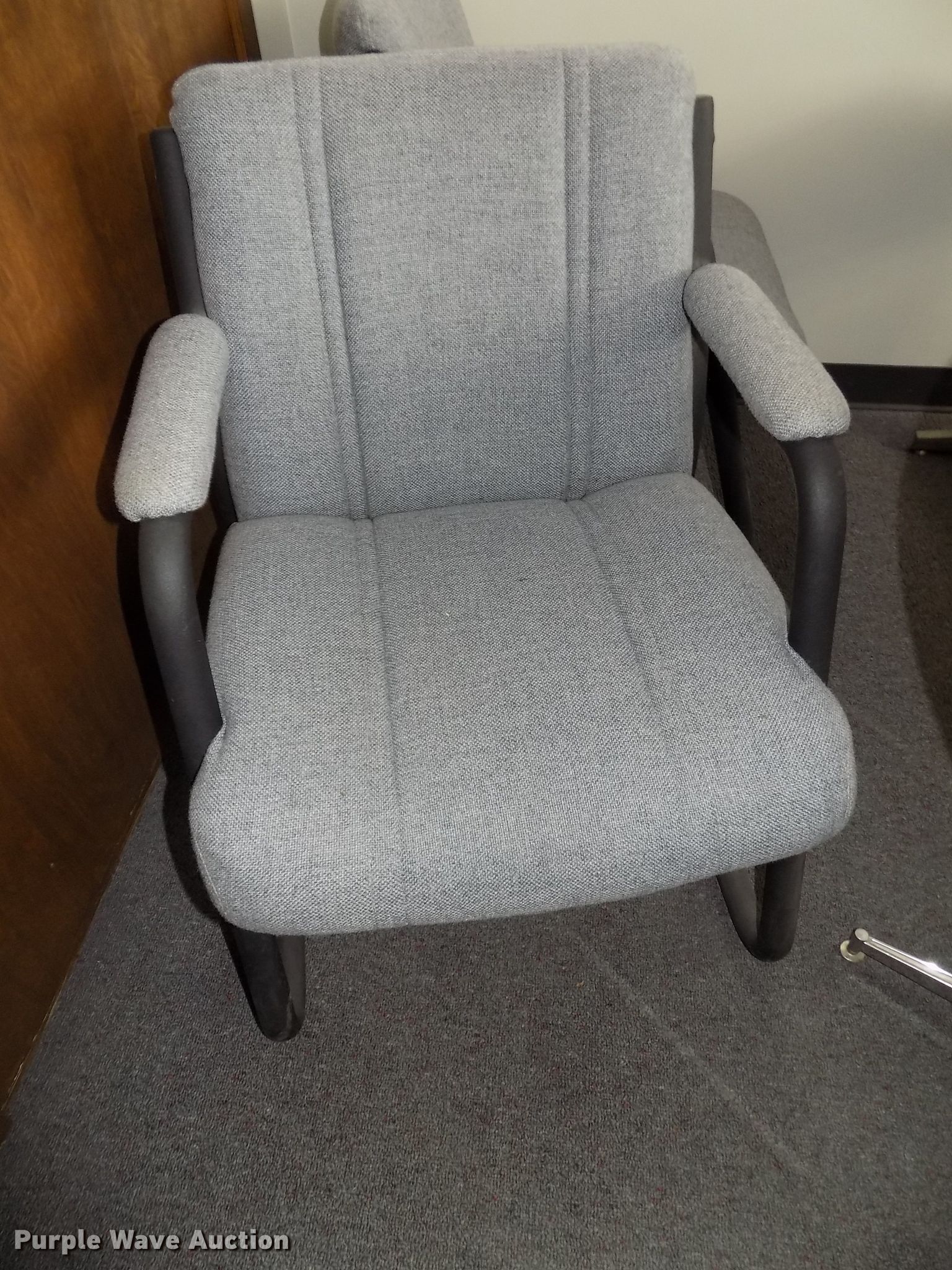 Furniture in Lincoln, NE Item DO9446 sold Purple Wave