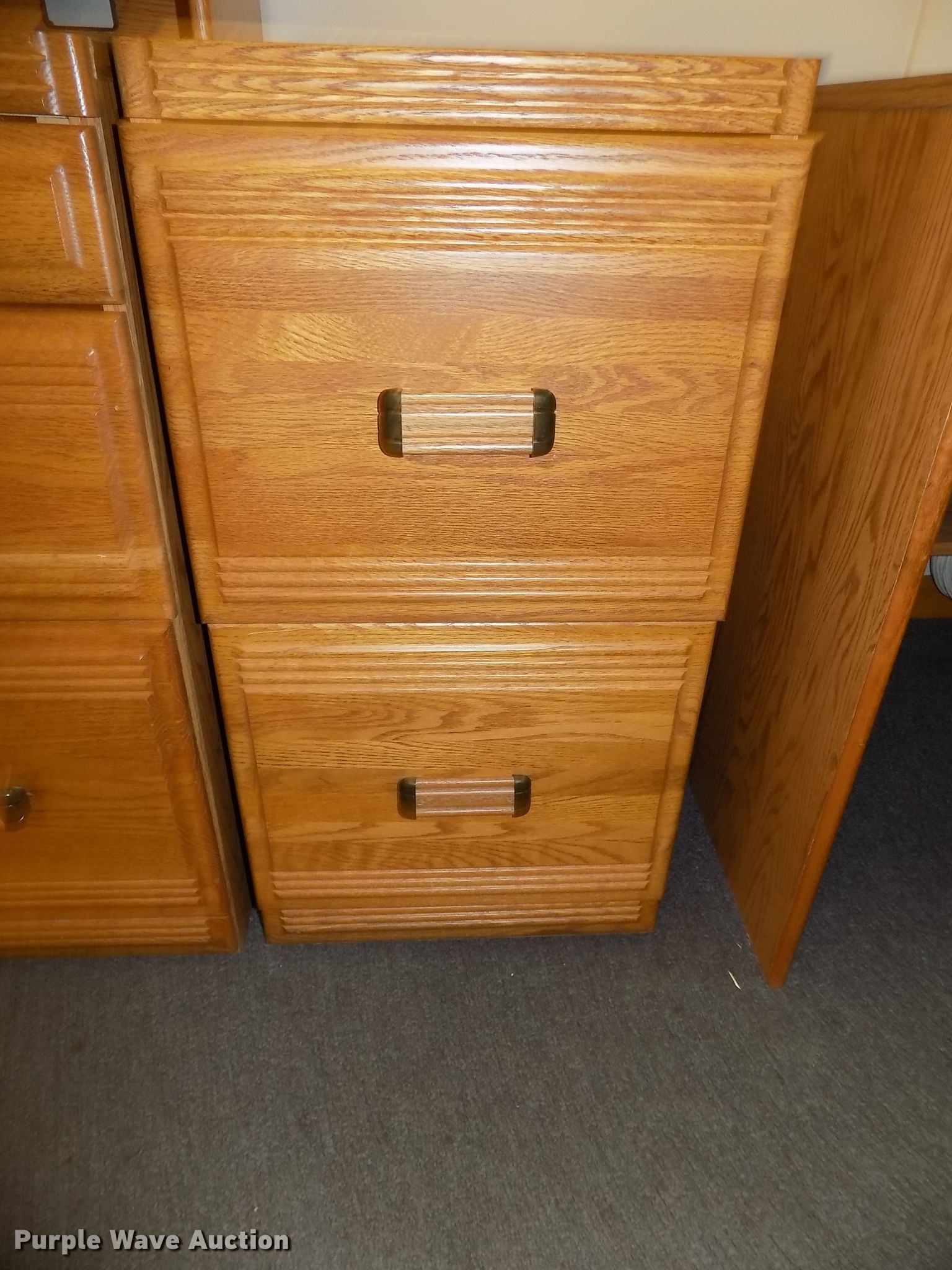 Furniture in Lincoln, NE Item DO9459 sold Purple Wave