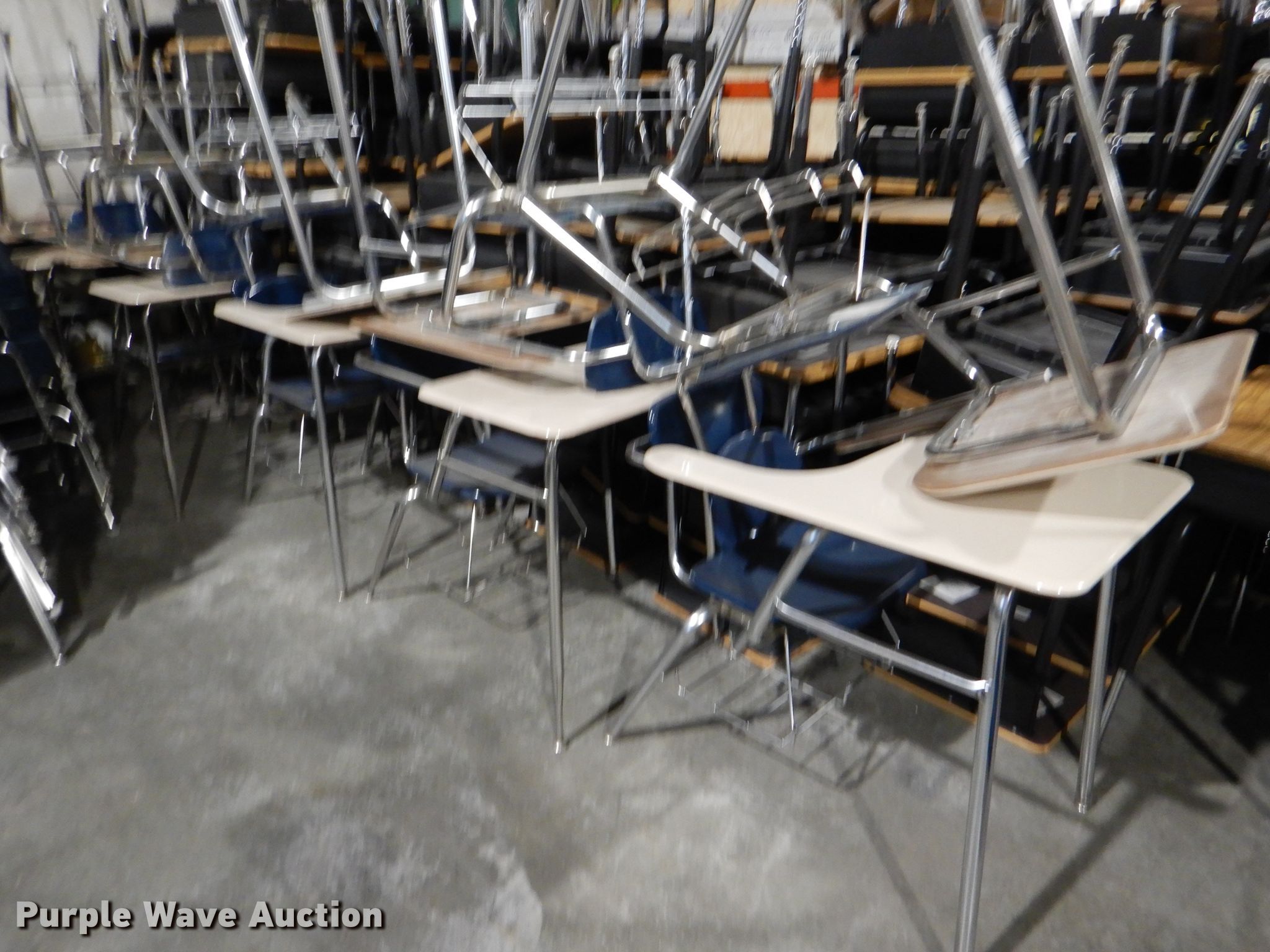Approximately 275 student desk/chair combinations in Junction City, KS