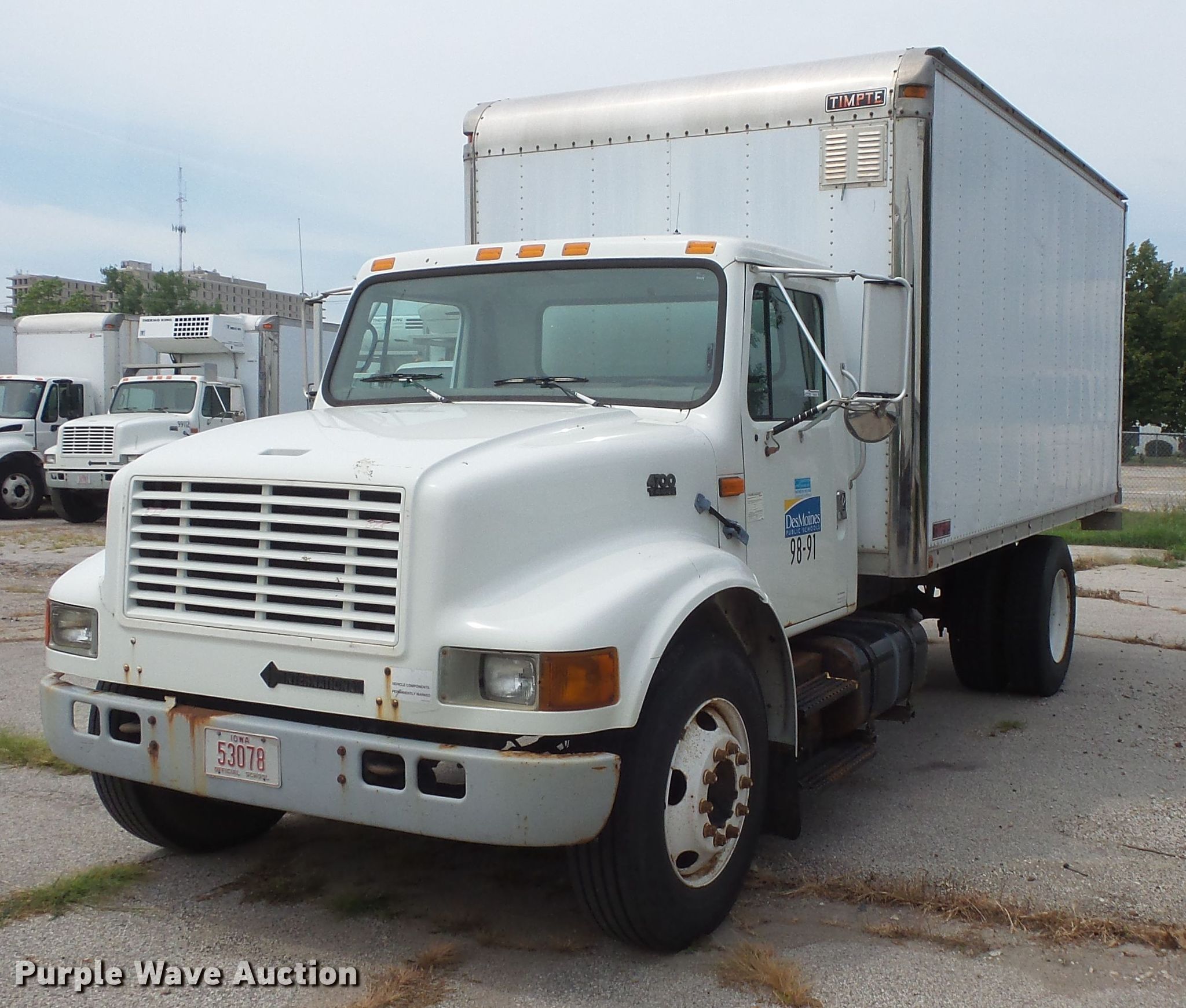 1998 International 4700 box truck in Des Moines, IA | Item FU9279 sold |  Purple Wave