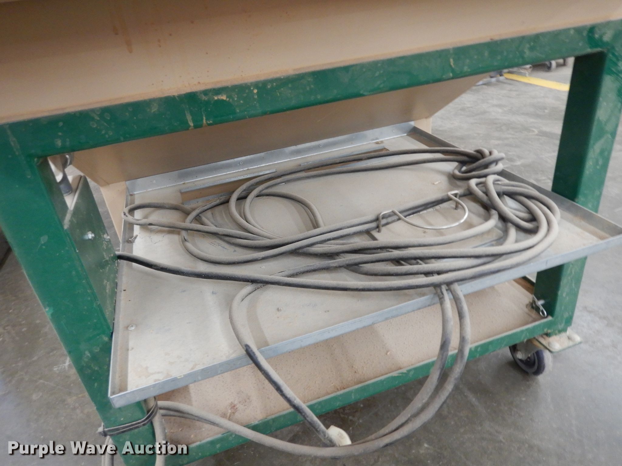 2005 Sandman DL7236 downdraft sanding table in Paola, KS Item GG9076