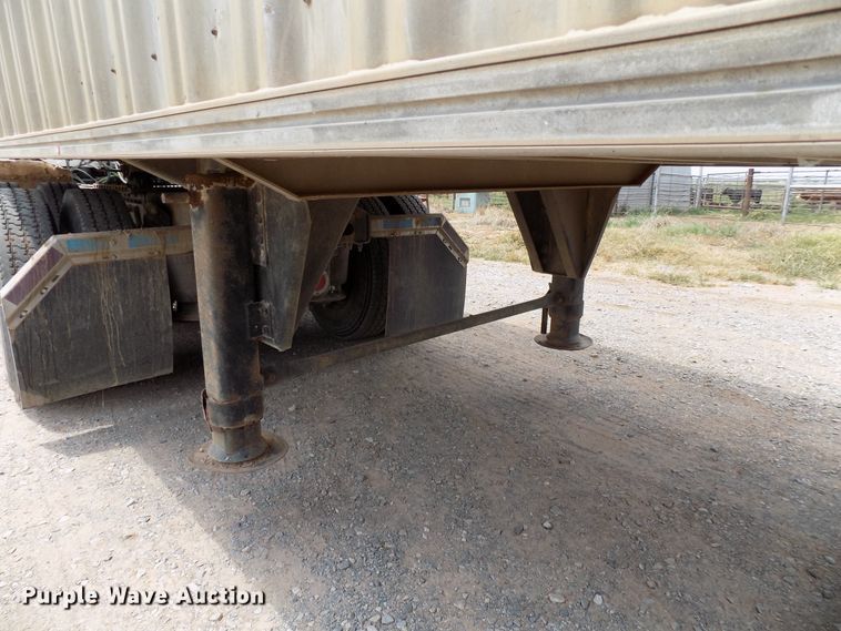 image for item DB9503 2000 McElroy Wilson livestock trailer