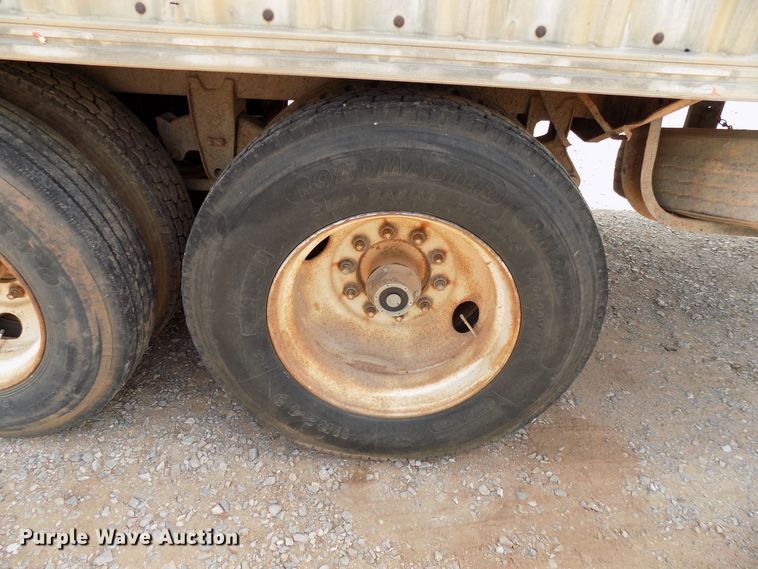 image for item DB9503 2000 McElroy Wilson livestock trailer