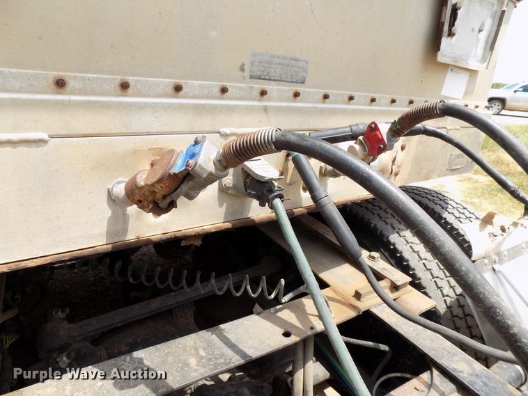 image for item DB9503 2000 McElroy Wilson livestock trailer