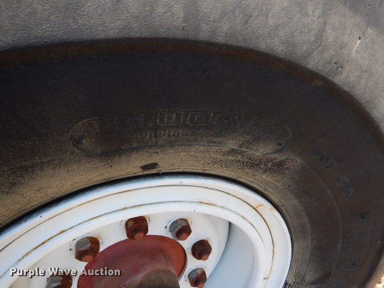 image for item DC5007 JD Skiles fertilizer tank trailer