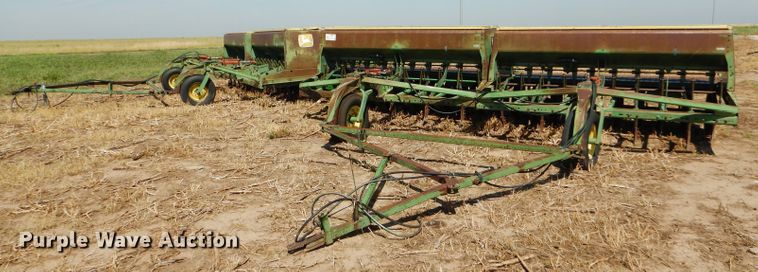 image for item DC5009 (4) John Deere 9300 hoe grain drill