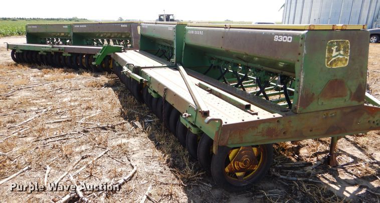 image for item DC5009 (4) John Deere 9300 hoe grain drill