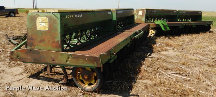 image for item DC5009 (4) John Deere 9300 hoe grain drill