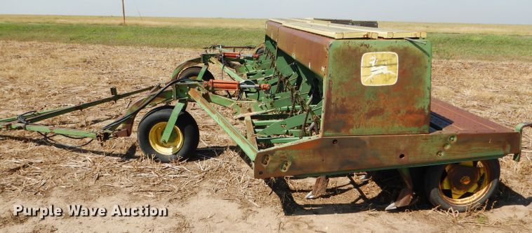 image for item DC5009 (4) John Deere 9300 hoe grain drill
