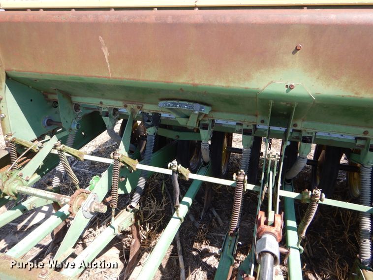 image for item DC5009 (4) John Deere 9300 hoe grain drill