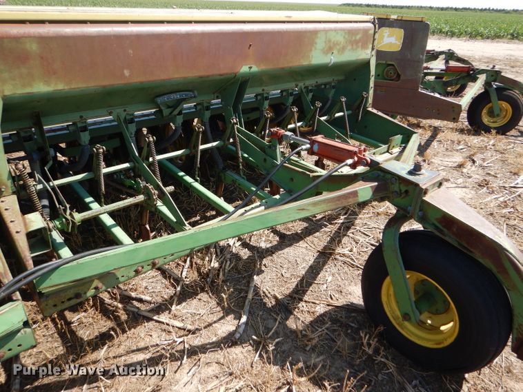 image for item DC5009 (4) John Deere 9300 hoe grain drill