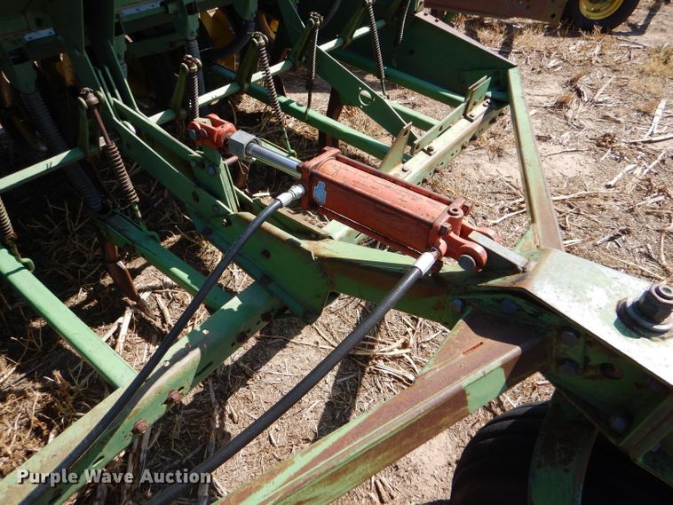 image for item DC5009 (4) John Deere 9300 hoe grain drill