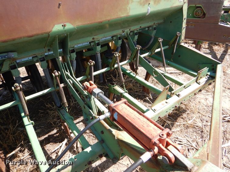 image for item DC5009 (4) John Deere 9300 hoe grain drill