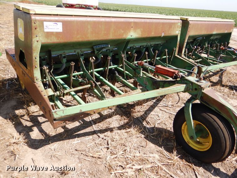 image for item DC5009 (4) John Deere 9300 hoe grain drill
