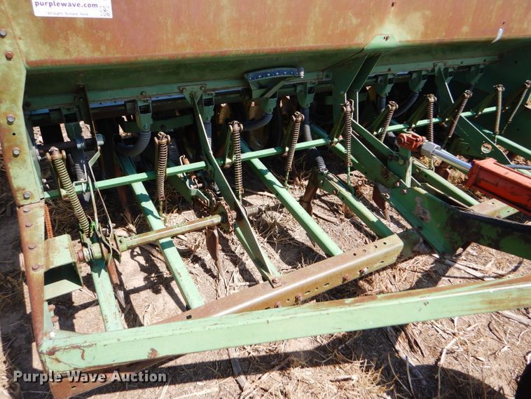 image for item DC5009 (4) John Deere 9300 hoe grain drill