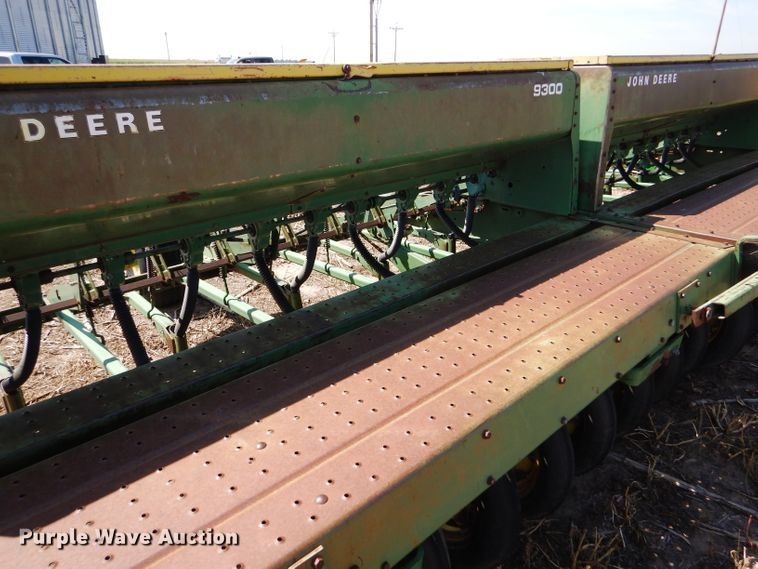 image for item DC5009 (4) John Deere 9300 hoe grain drill