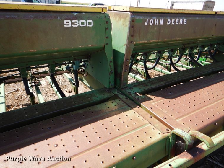 image for item DC5009 (4) John Deere 9300 hoe grain drill