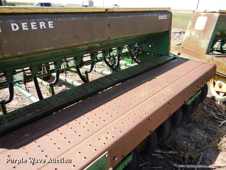 image for item DC5009 (4) John Deere 9300 hoe grain drill