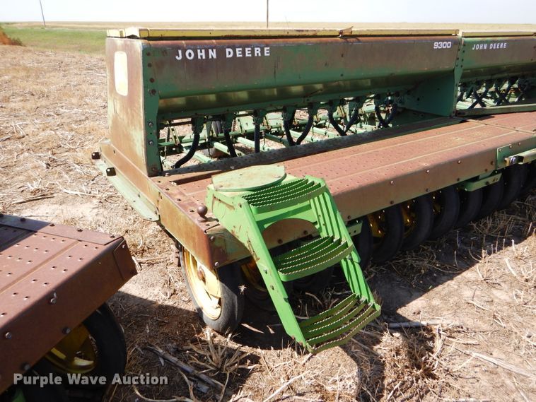 image for item DC5009 (4) John Deere 9300 hoe grain drill