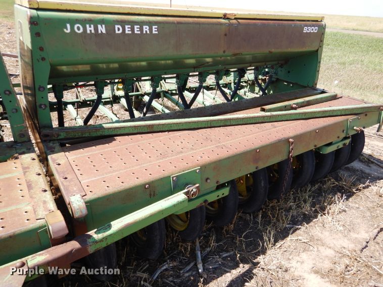 image for item DC5009 (4) John Deere 9300 hoe grain drill