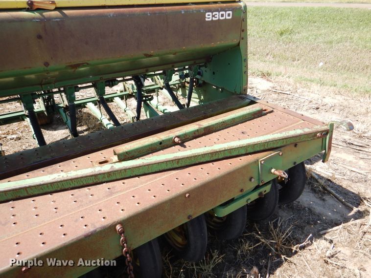 image for item DC5009 (4) John Deere 9300 hoe grain drill