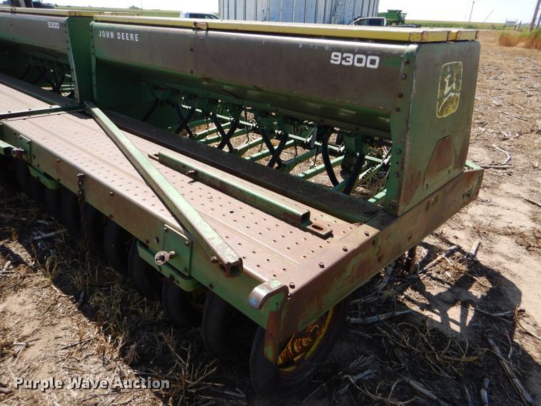 image for item DC5009 (4) John Deere 9300 hoe grain drill