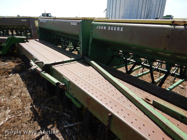 image for item DC5009 (4) John Deere 9300 hoe grain drill