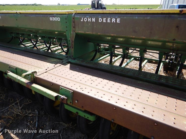 image for item DC5009 (4) John Deere 9300 hoe grain drill