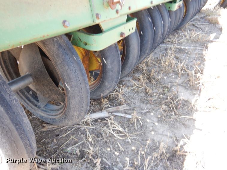 image for item DC5009 (4) John Deere 9300 hoe grain drill
