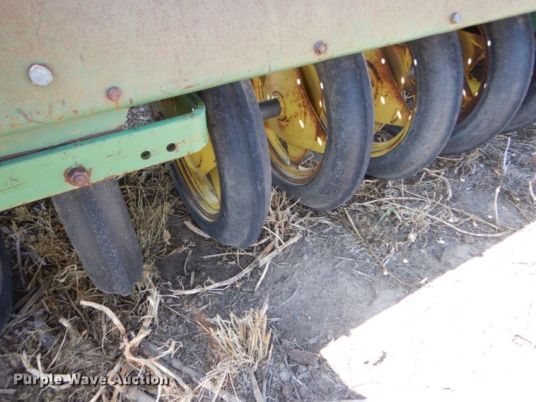 image for item DC5009 (4) John Deere 9300 hoe grain drill